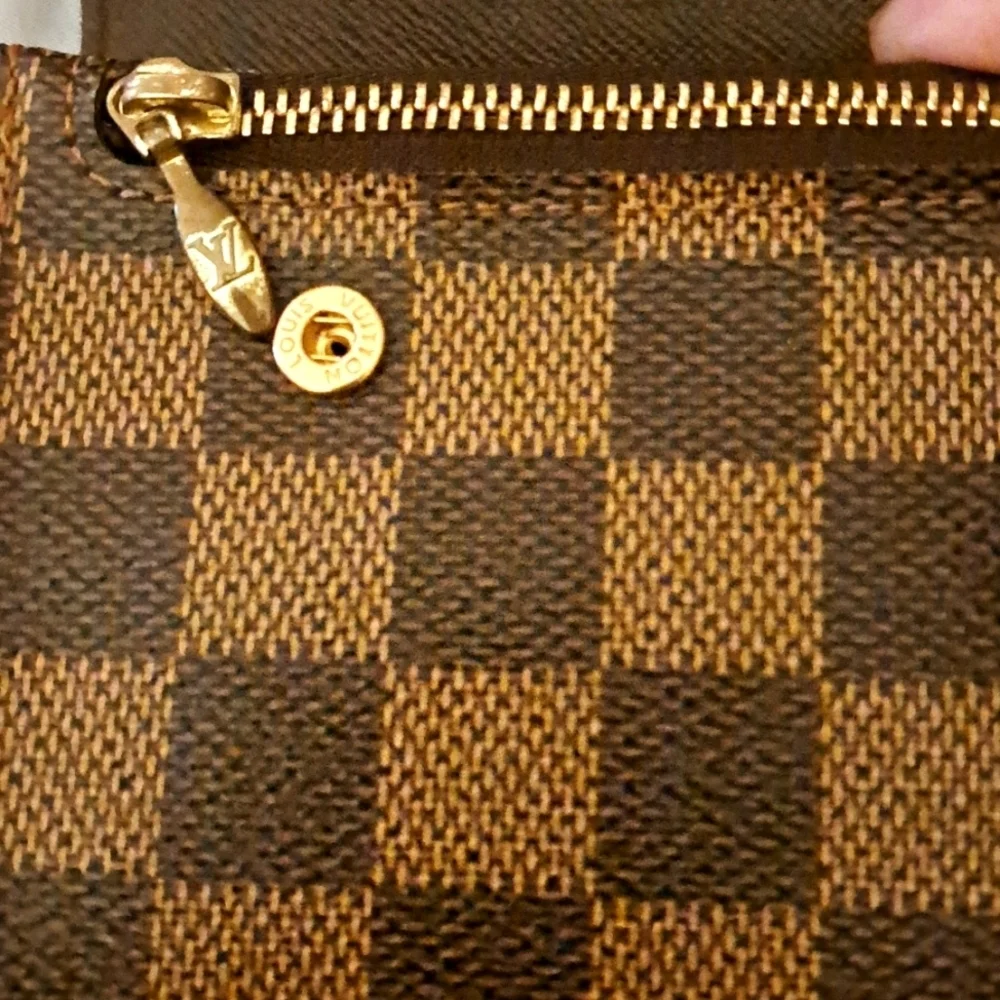 Louis Vuitton Damier Ebene Accordian Wallet